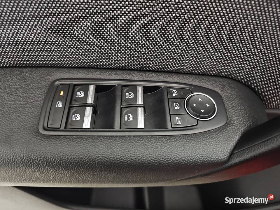 Captur 10 TCe Techno nieuszkodzony sprzedam