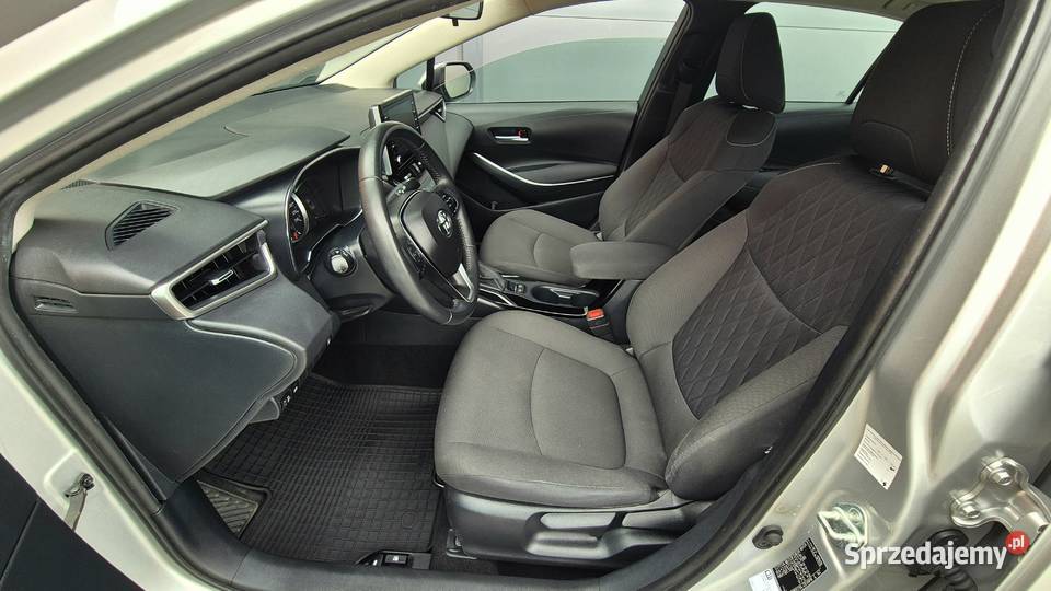 Toyota Corolla 16 Benzyna 132 92 Zamiana srebrny Corolla