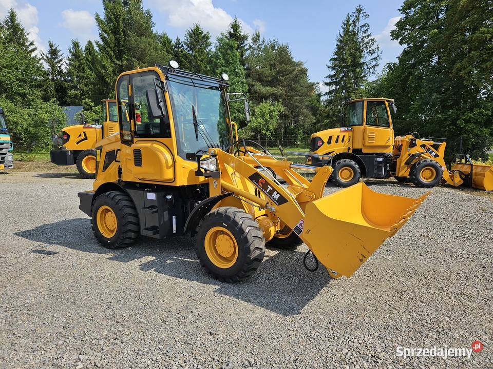 Ładowarka kołowa CTM 610 miniładowarka na Spycharki Parczew