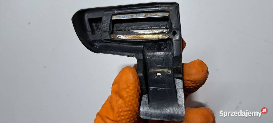 Listwa błotnika progowa tylna lewa Mercedes W123 sprzedam