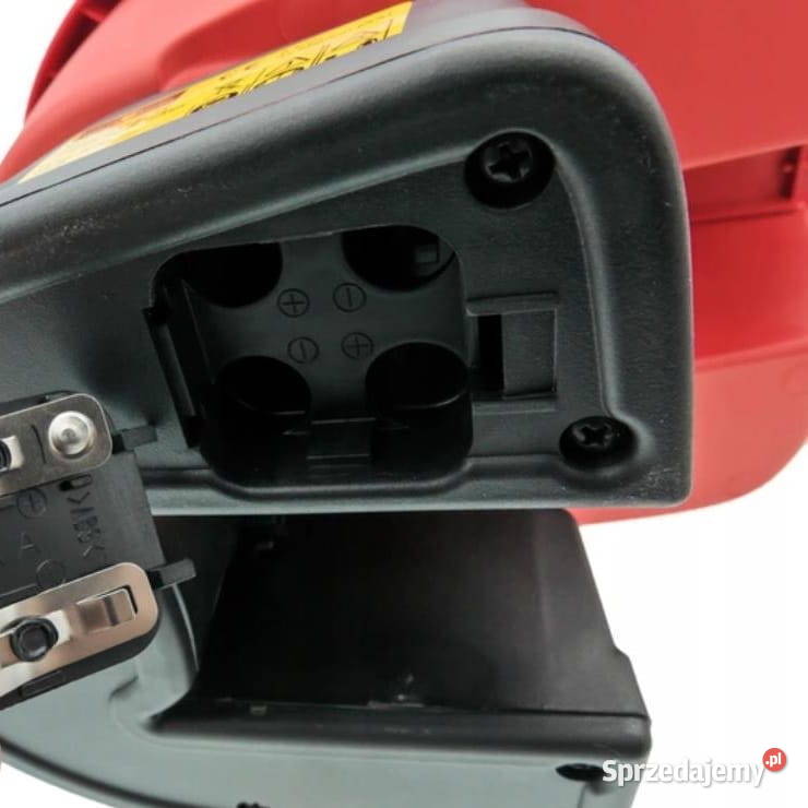 Rozsiewacz na baterie WOLFGarten WEB Tuchom