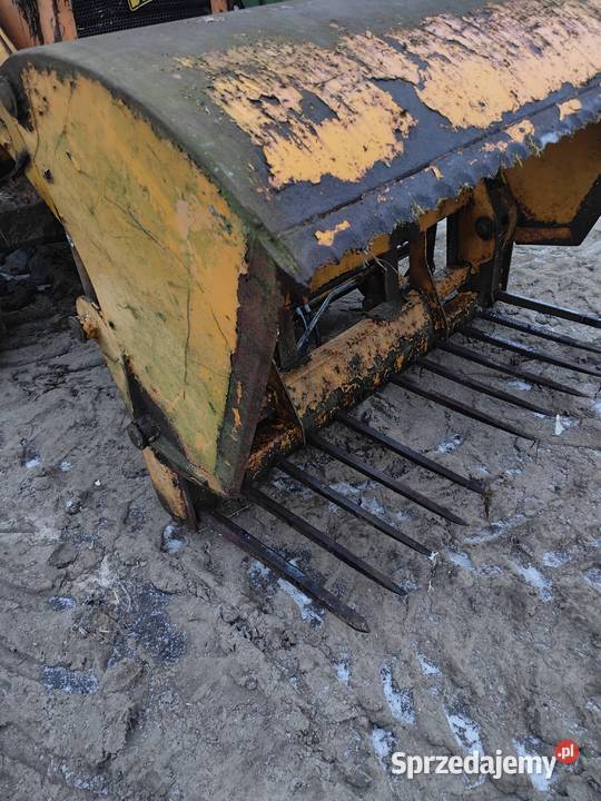 Wycinak do kiszonki szczękowy na tur mocowanie Nowa Karczma