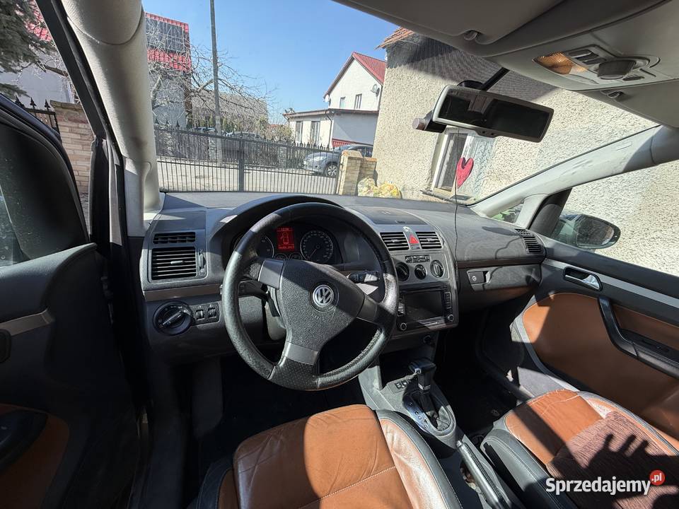 Vw touran cross automat Rok produkcji 2009 Źródła