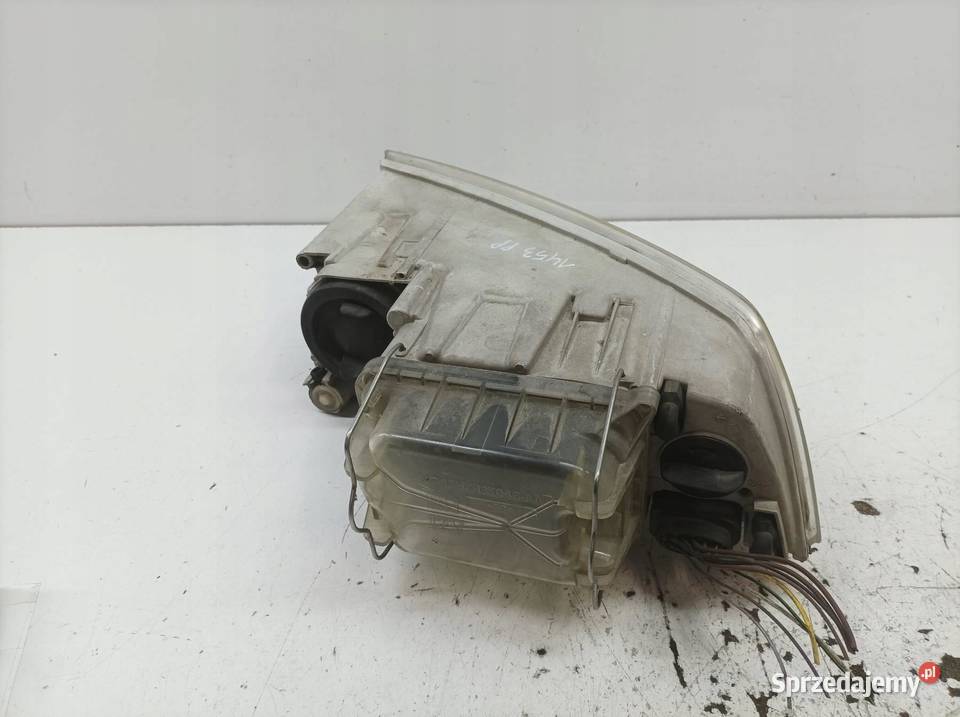 LAMPA PRZÓD PRAWA EU PRZED LIFT Skoda Octavia II