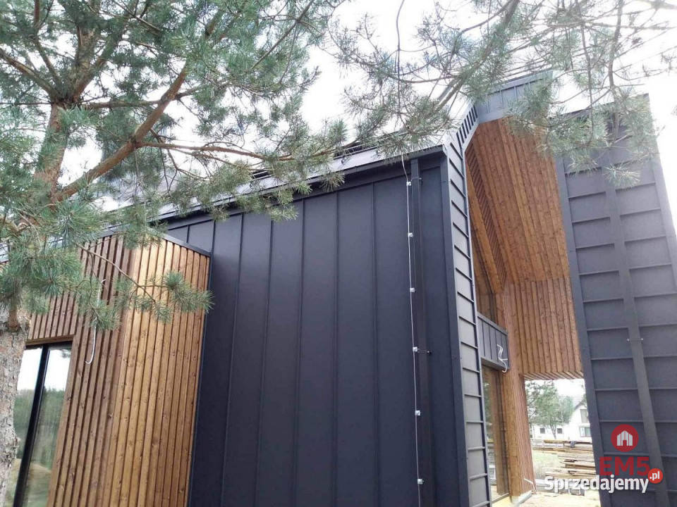 sprzedaży domu wolnostojącego Karakule 190m2