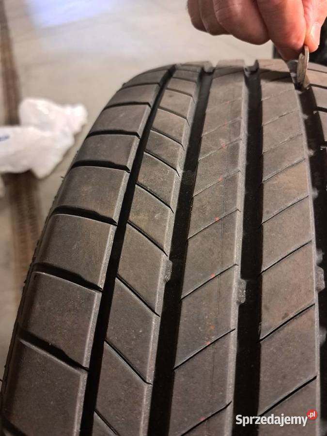 Sprzedam komplet 4 sztuk opon letnich klasy Bridgestone Samochodowe Białystok sprzedam