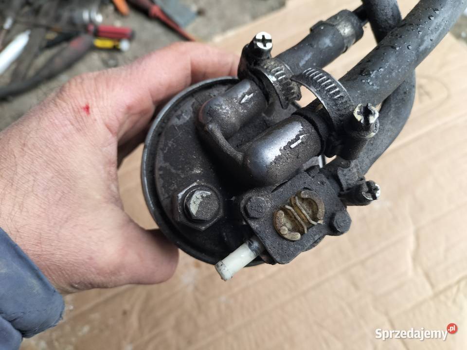 PODSTAWA OBUDOWA FILTRA PALIWA AUDI PASSAT 80 90 Pozostałe Kamień-Kolonia