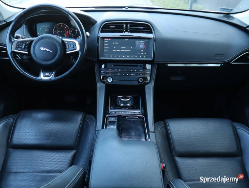 Jaguar FPace 25d AWD Samochody osobowe Łódź