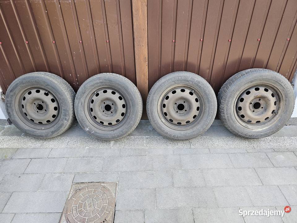 Felgi stalowe 15 z oponami rozstaw śrub 4x108 stalowe Góra