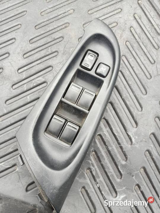 Panel sterowania szybami lewy przód nissan Szczecin