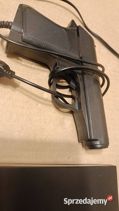 Konsola czarna dwa pady i pistolet wielkopolskie Poznań