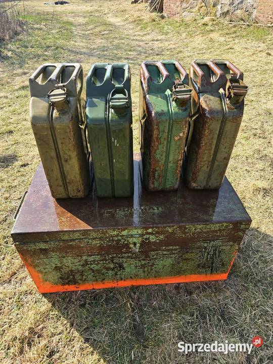 Kanistry paliwowego plus skrzynia Biała Piska