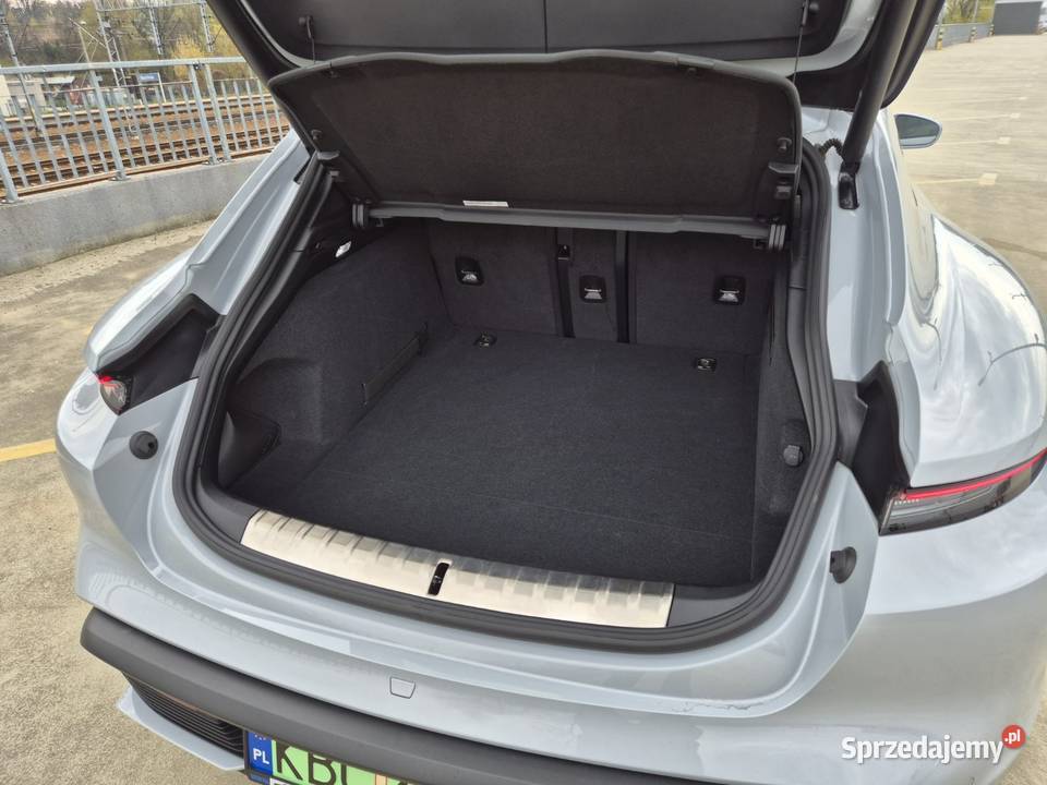 Porsche Taycan asystent pasa ruchu Bochnia