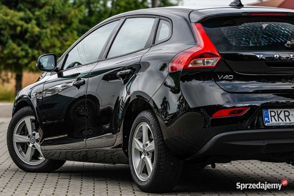 VOLVO V40 Zalesie