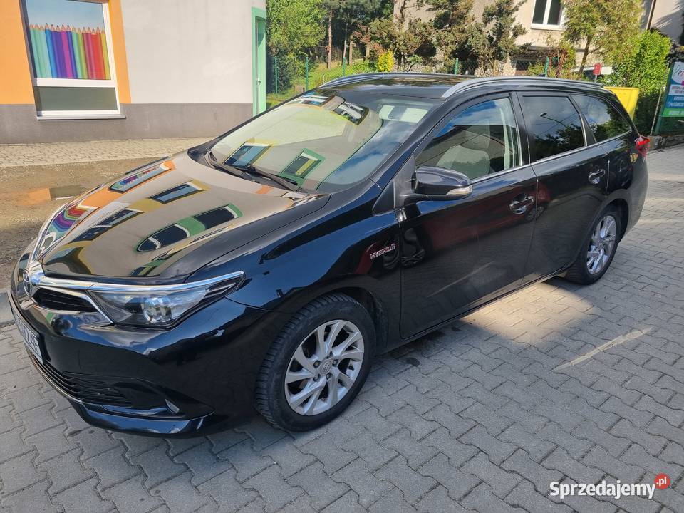 Toyota Auris Kombi Hybryda 2019 automatyczna Auris Wieliczka sprzedam