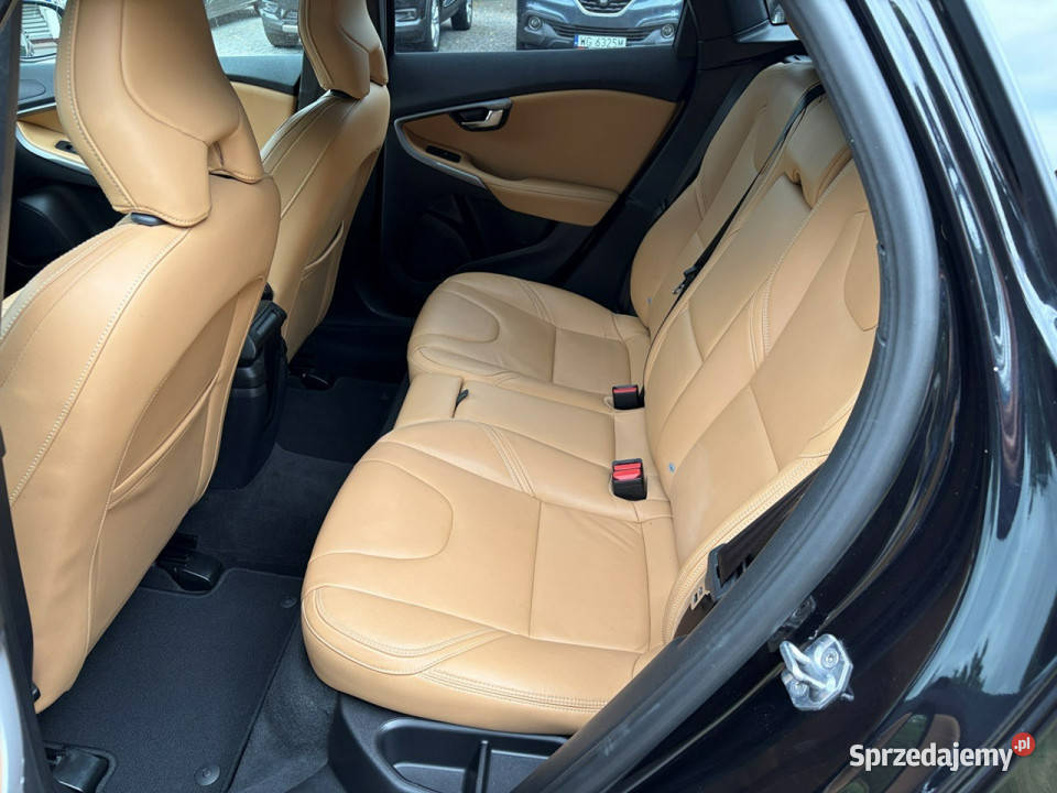 Volvo V40 20 Full LED Skóry Podgrzewane fotele 2 elektryczne lusterka Volvo Lipówki