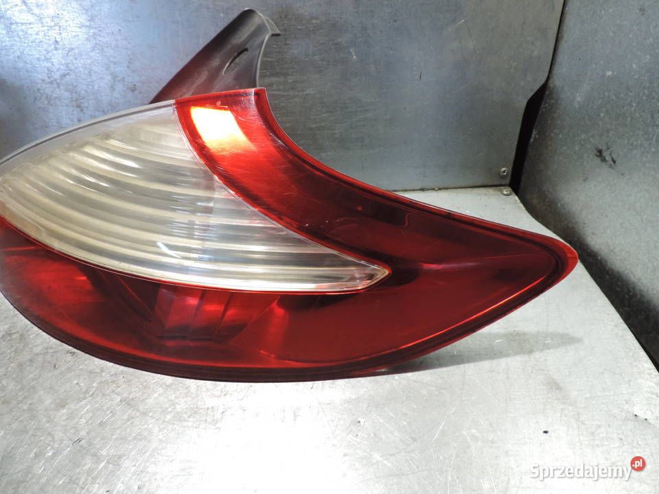 LAMPA PRAWY TYŁ TYLNA RENAULT MEGANE III HB Oświetlenie Nowy Sącz