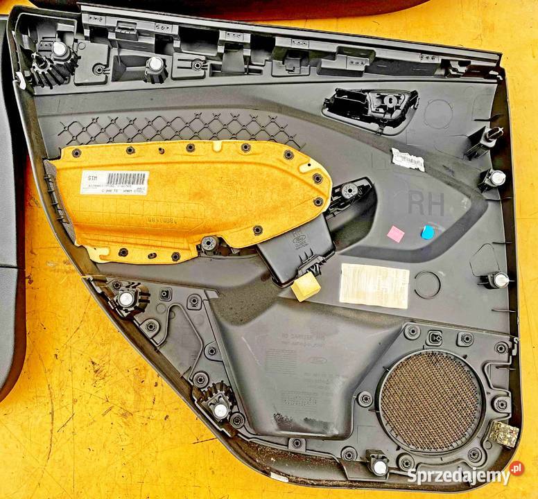 FORD FOCUS MK3 BOCZKI DRZWI TAPICERKI BM51A23942 Tapicerki samochodowe mazowieckie Radom