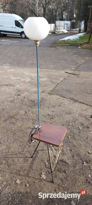 Lampka PRL z gazetnikiem Meble łódzkie