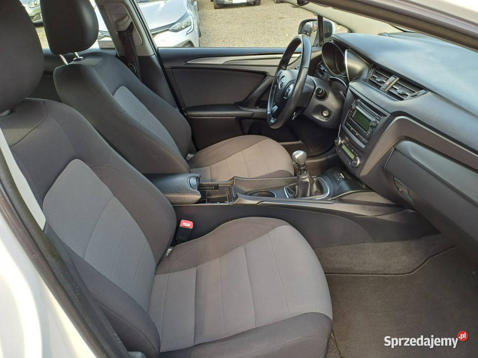 Toyota Avensis LIFT SALON POLSKA Klimatyzacja benzyna sprzedam