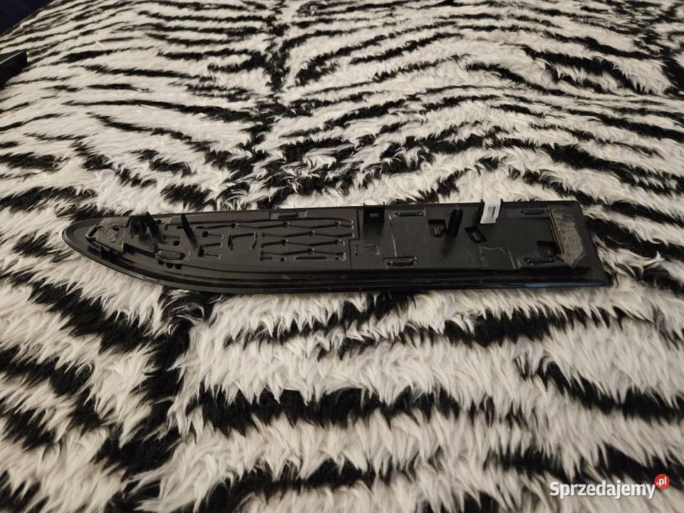 JAGUAR EPACE R X540 LISTWA NA BŁOTNIK PRAWA Listwy i nakładki wielkopolskie Międzychód sprzedam