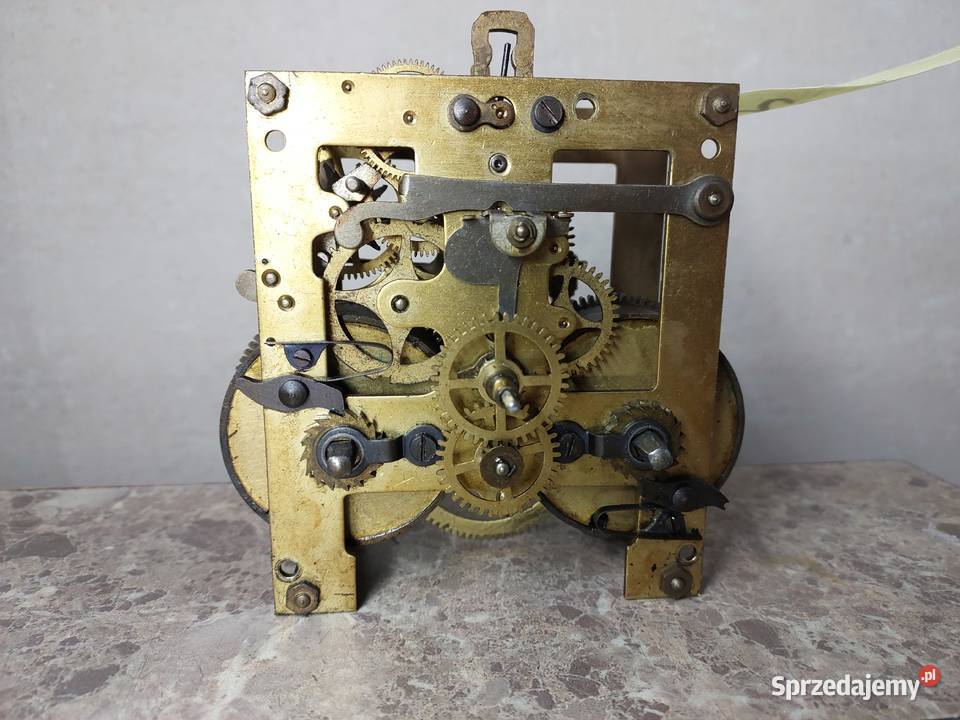 702 Mechanizm starego zegara ściennego Gustav