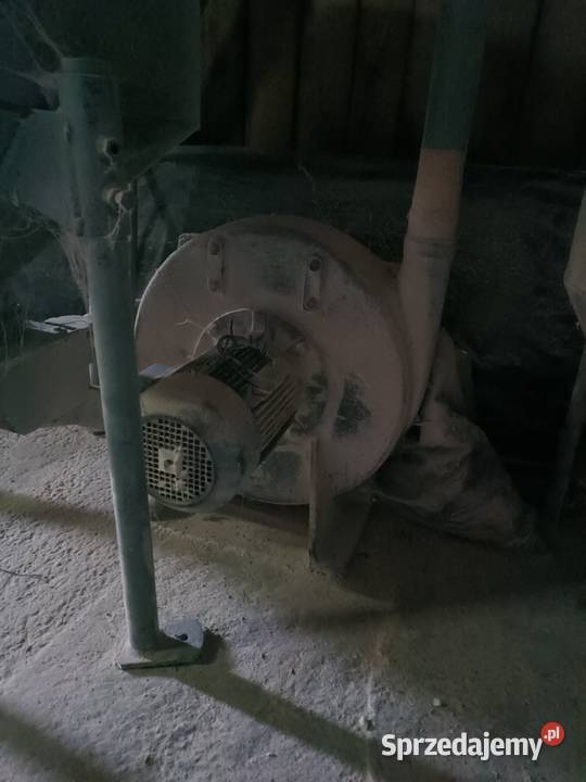 Śrutownik bijakowy z mieszalnikiem Jędrzejów