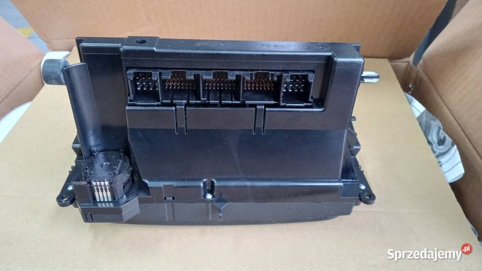 Panel klimatyzacji VW Multivan T5