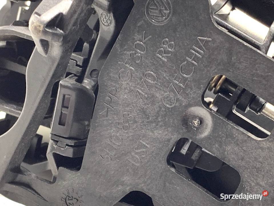 KLAMKA ZEWNĘTRZNA PRAWY TYŁ VW GOLF VIII Klamki