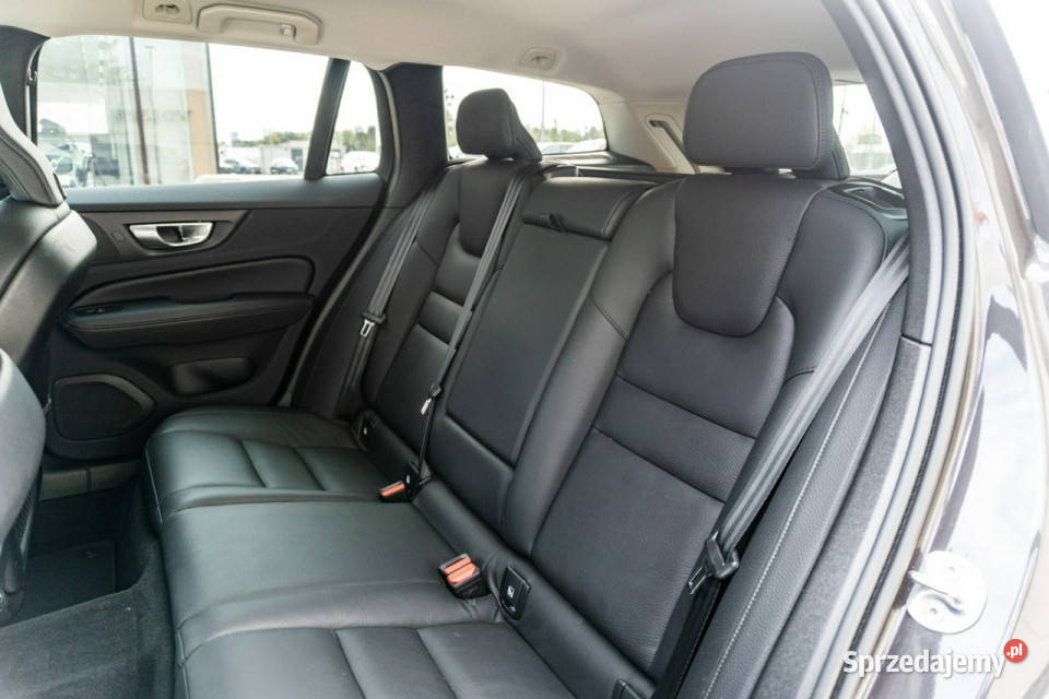 Volvo V60 Volvo V60 B4 D Plus Dark 197 FV23 II czarny Łódź