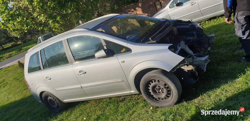 Opel Zafira B lampy tył gril