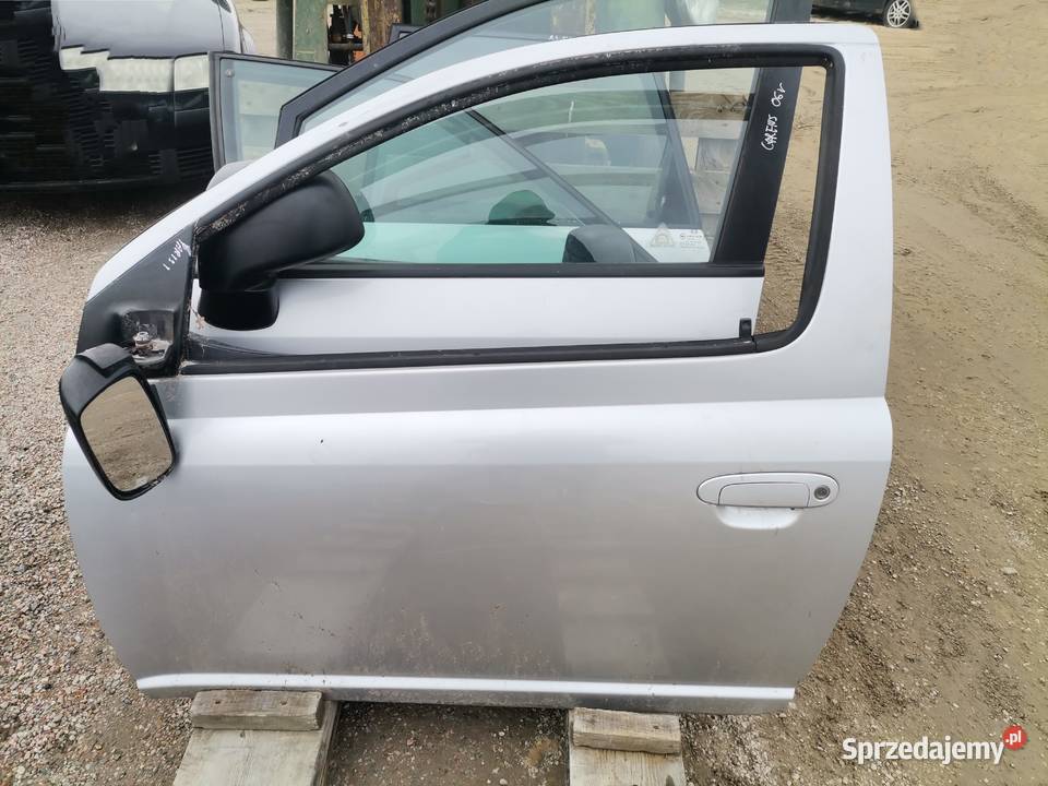 Drzwi Lewy Przód Toyota Yaris 1 osobowe Pogorzelec sprzedam