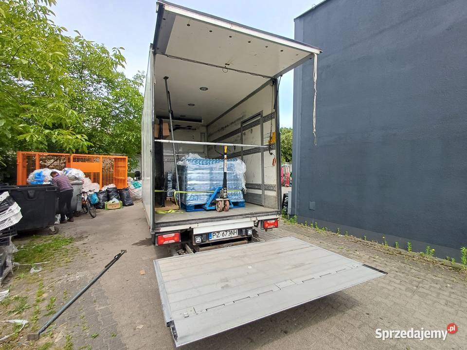 Transport palet i maszyn Kostrzyn auto z windą 8