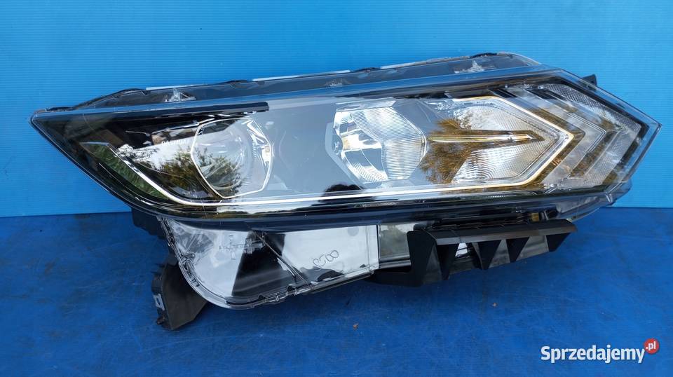 LAMPA PRAWY PRZÓD REFLEKTOR EU LED NISSAN Nowy Tomyśl