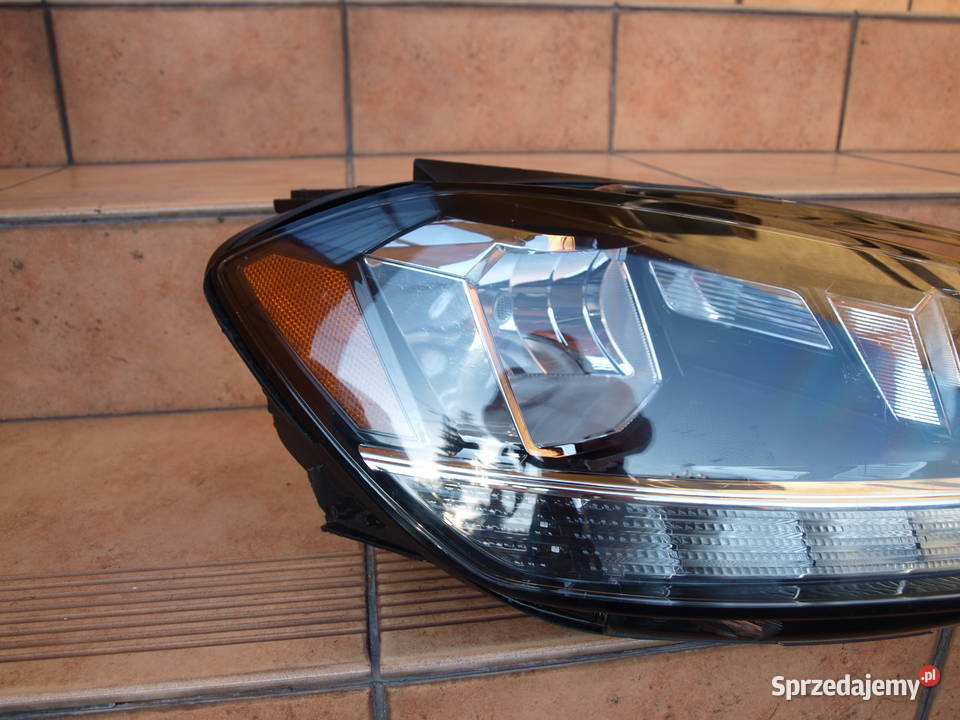 VW Golf 7 VII lampa prawa przód zwykła 2017 lampy przednie
