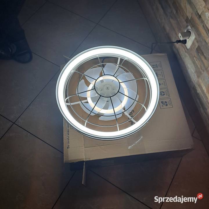 Lampa sufitowa LED wiatrak sprzedam