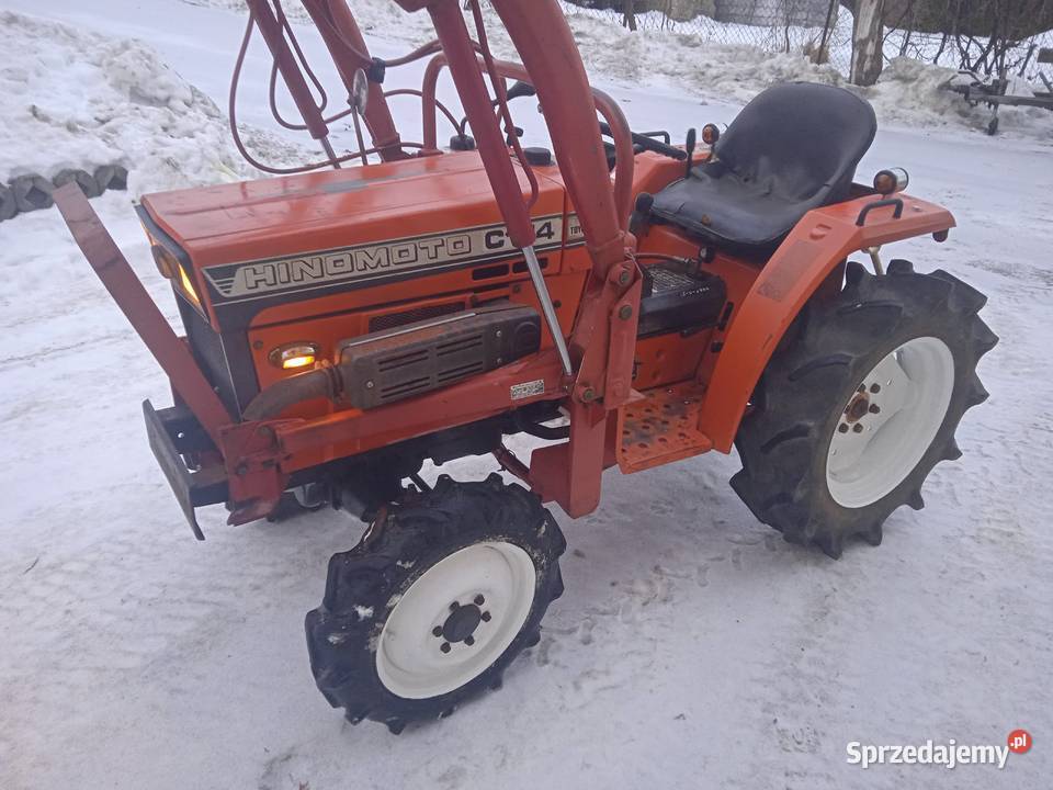 Traktor 4x4 z turem hinomoto c174 Sękowa