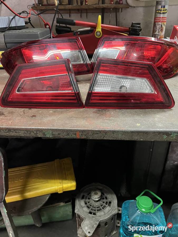Clio iv komplet lamp tylnych prawa i lewa strona lampy tylne