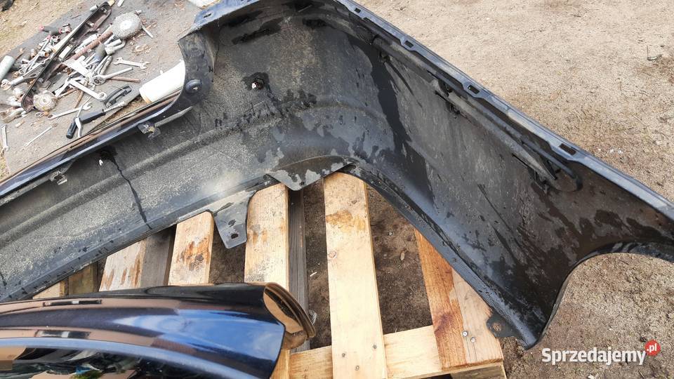klapa bagażnika zderzak z PDC Toyota Avensis t25 Dębno