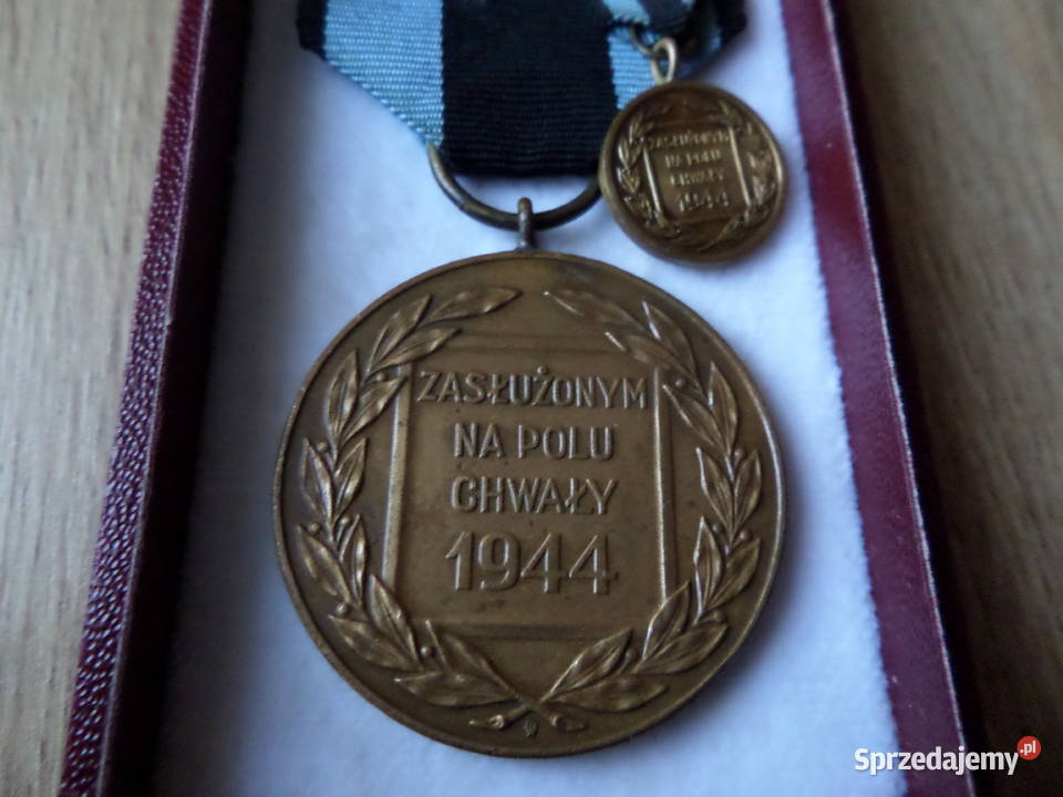 Medal Zasłużonym Na Polu Chwały z miniaturką