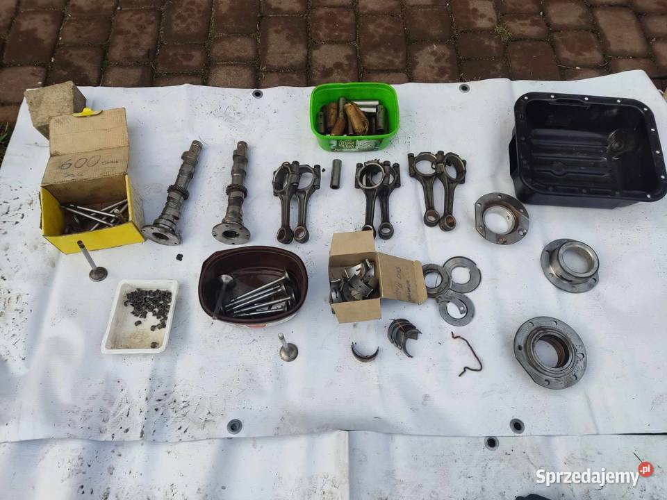 częśći fiat 126 silnik skrzynia elektryka osobowe łódzkie Górka Pabianicka