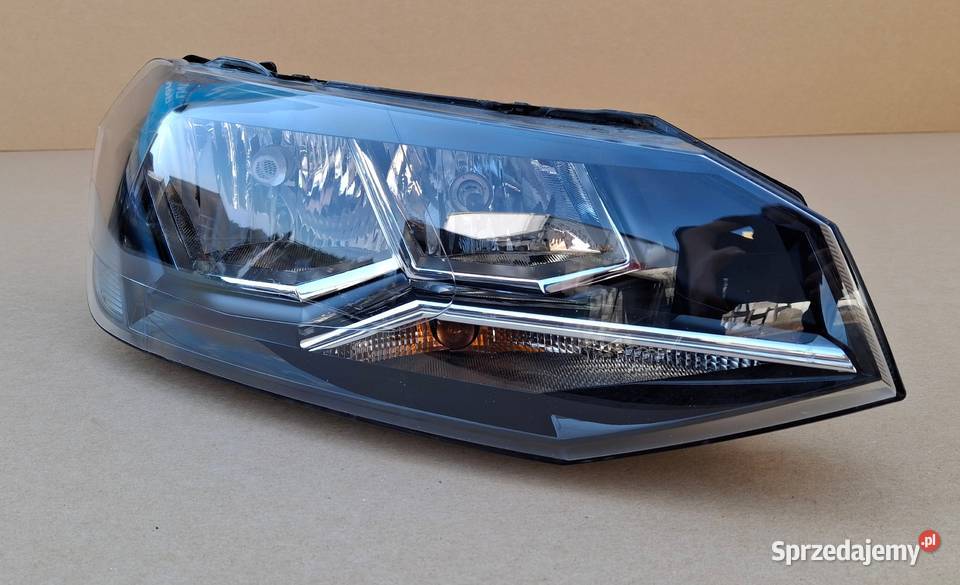 VW POLO VI 2G REFLEKTOR PRAWY LAMPA PRAWA osobowe Bieleń