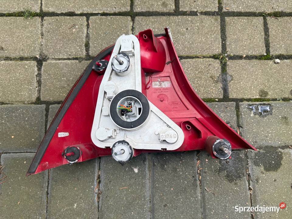 Lampa tył prawa sedan FORD FOCUS MK1 Ostrów Wielkopolski sprzedam