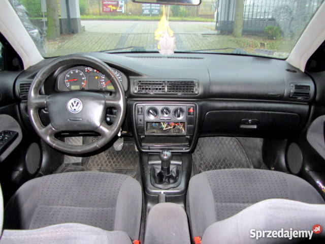 Nieuszkodzony Volkswagen Passat B5 niebieski Mława