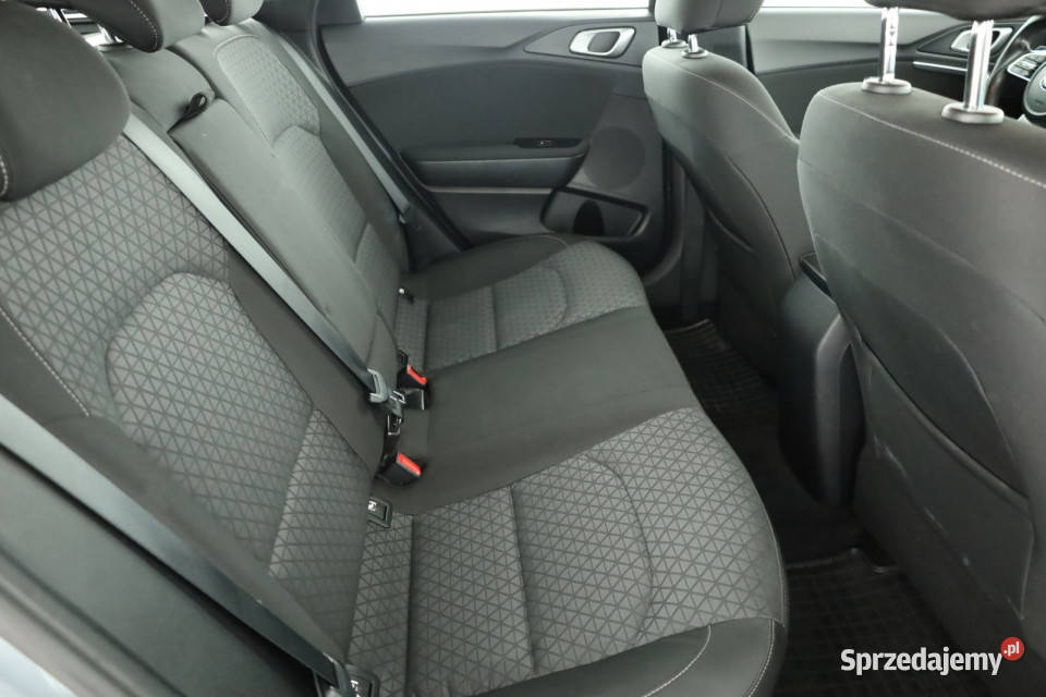Kia Ceed 16 CRDi MHEV światła do jazdy dziennej