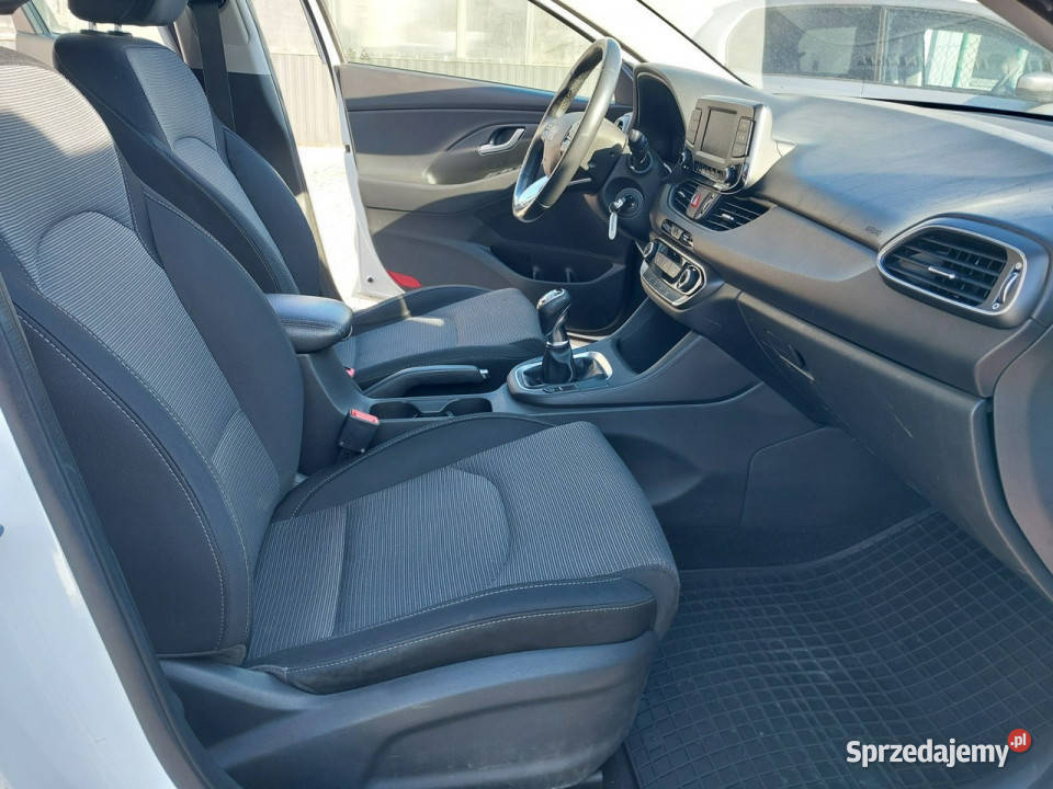 Hyundai i30 1819 kombi SALON serwis mocno Warszawa