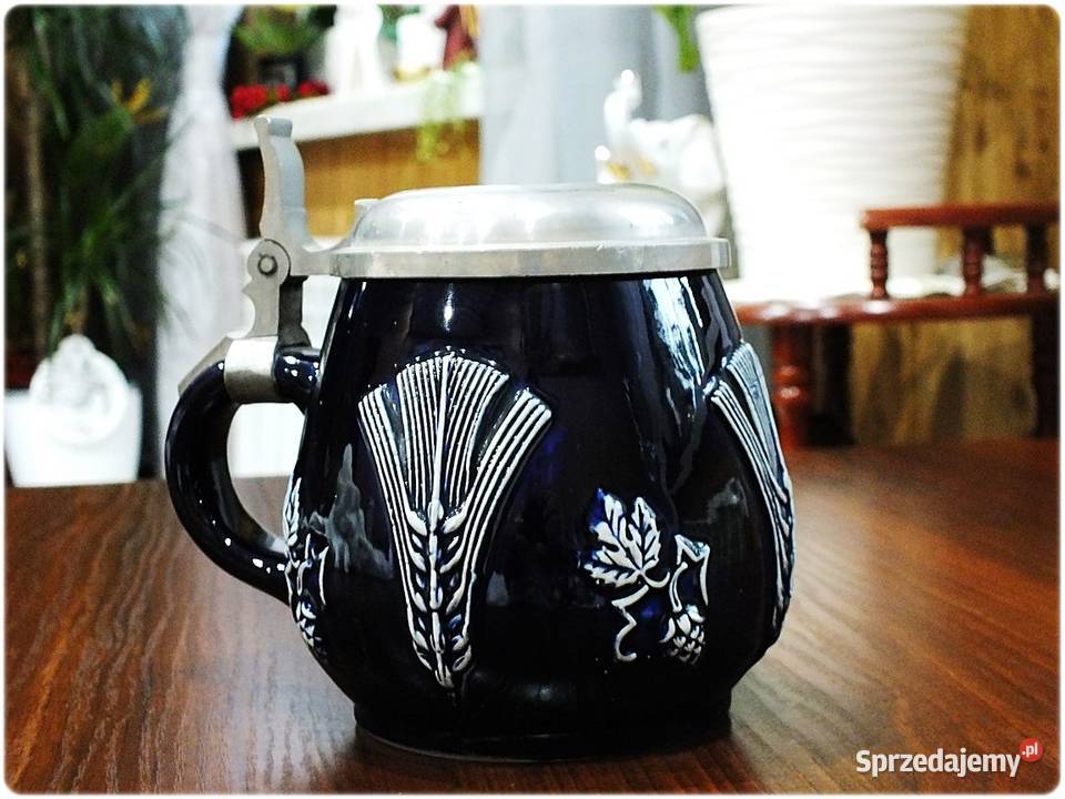 Kufel niemiecki z cynową pokrywką Sygnowany