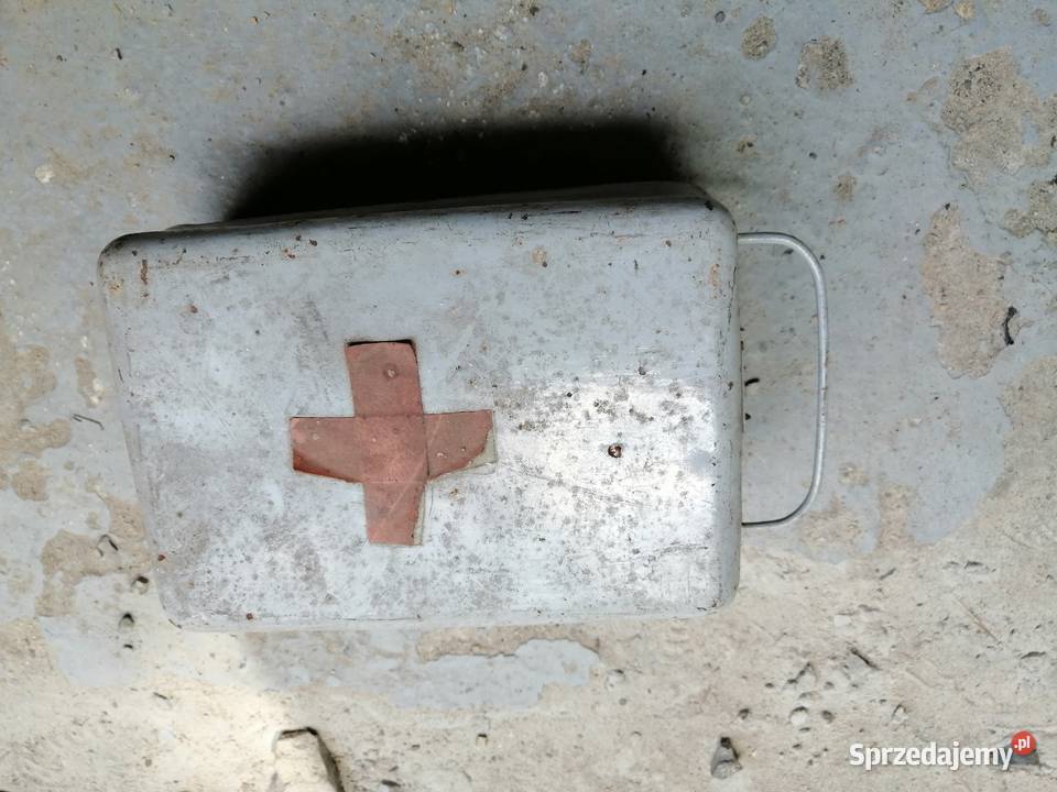 Apteczka samochodowa metalowa PRL Chorzów