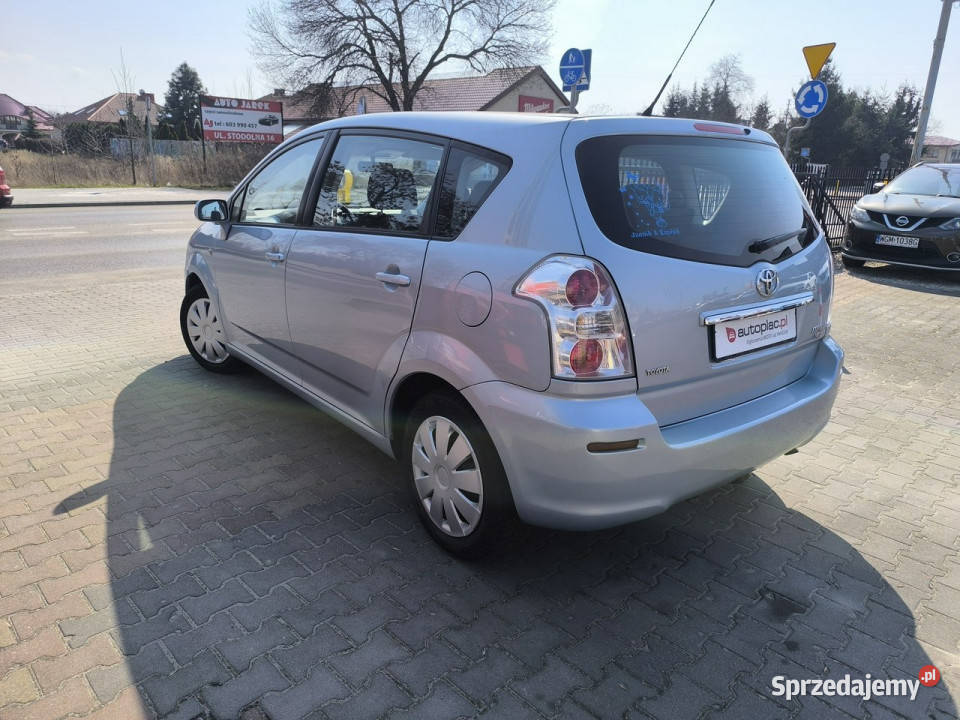 Toyota Corolla Verso 18 VVTi 129 Klima 7 osobowy Rok produkcji 2008 Łuków sprzedam
