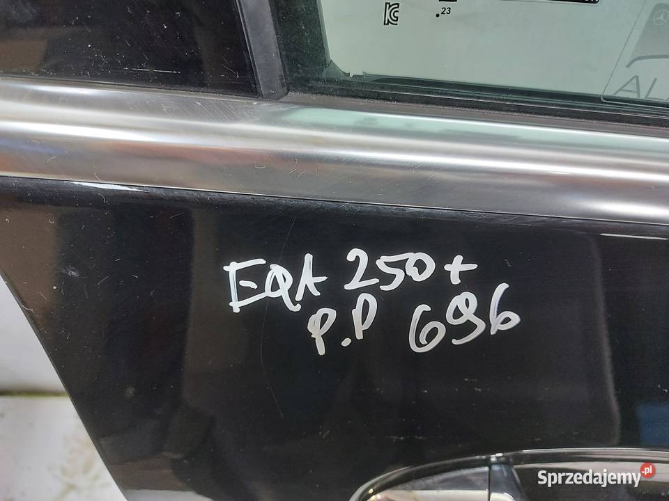 Mercedes EQA 250 W243 DRZWI PRAWE PRZÓD lakier